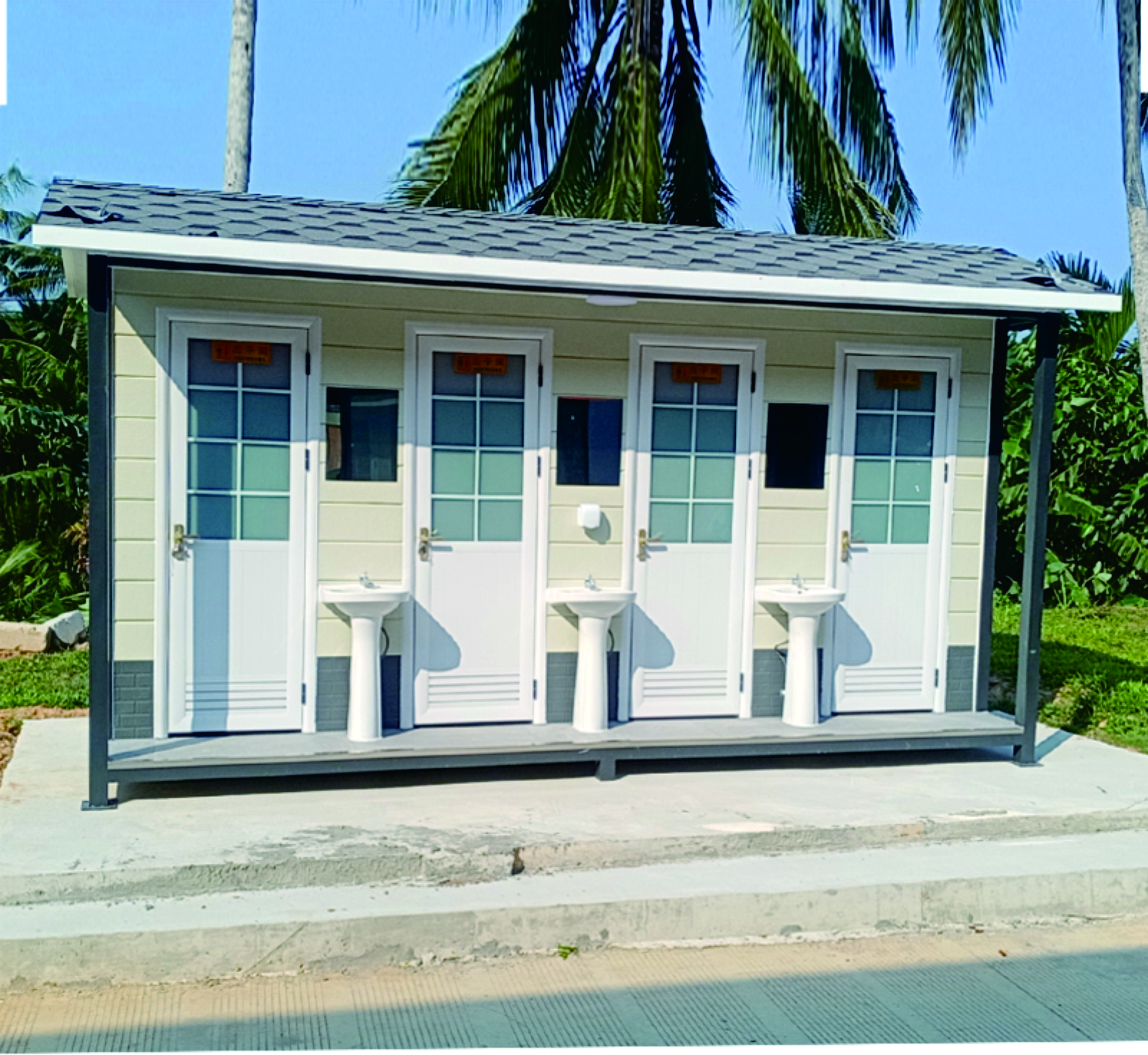 金屬雕花板移動廁所